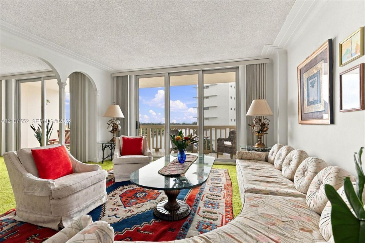 9111 E Bay Harbor Dr , Unit 6D, Bay Harbor Islands, FL 33154 Photo