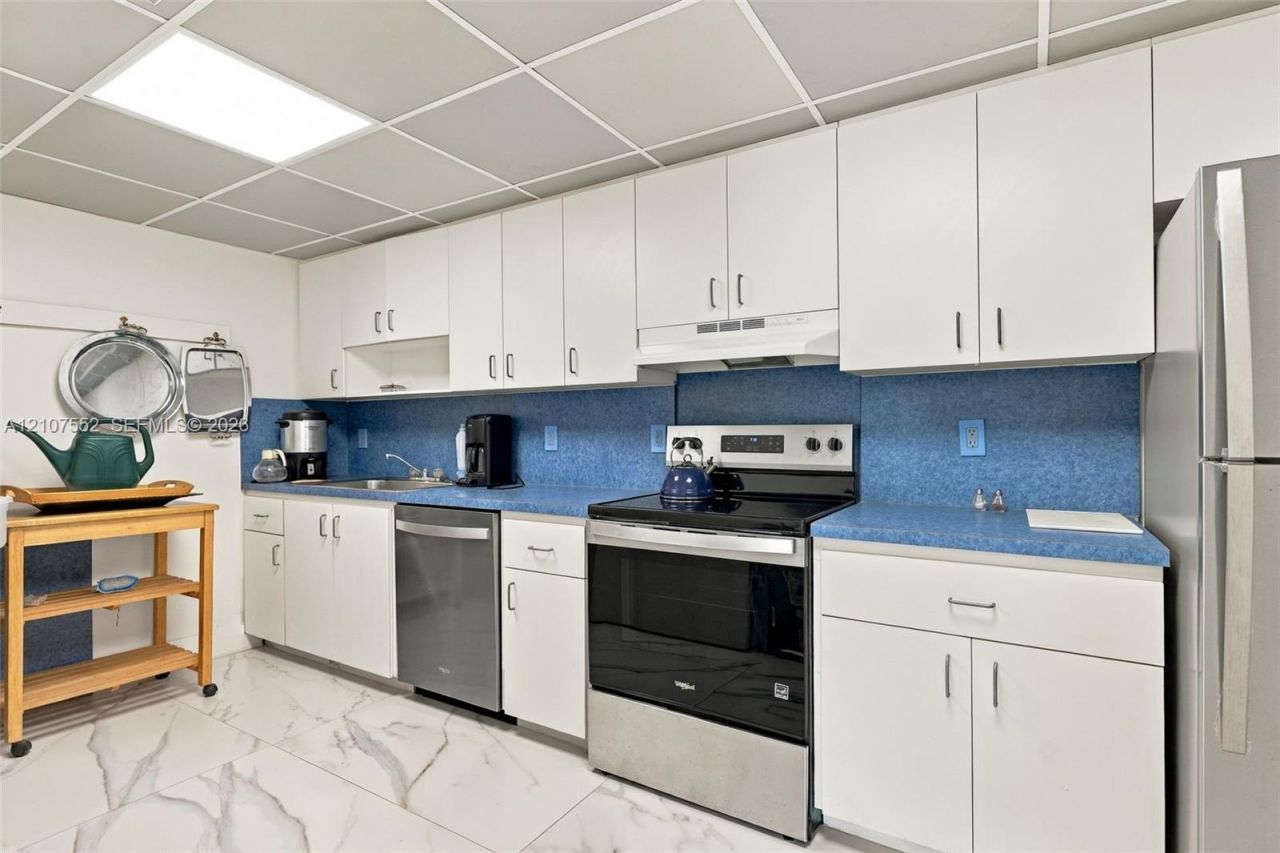 9111 E Bay Harbor Dr , Unit 6D, Bay Harbor Islands, FL 33154 Photo