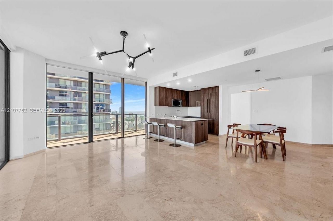 88 SW 7th St , Unit 3401, Miami, FL 33130 Photo