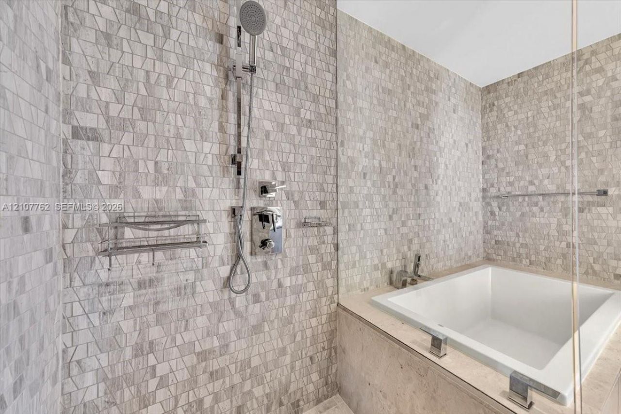 88 SW 7th St , Unit 3401, Miami, FL 33130 Photo