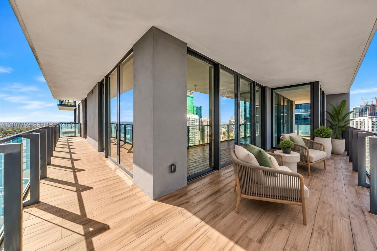 88 SW 7th St , Unit 3401, Miami, FL 33130 Photo