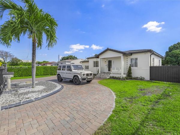 941 NW 40th Ave , Miami, FL 33126