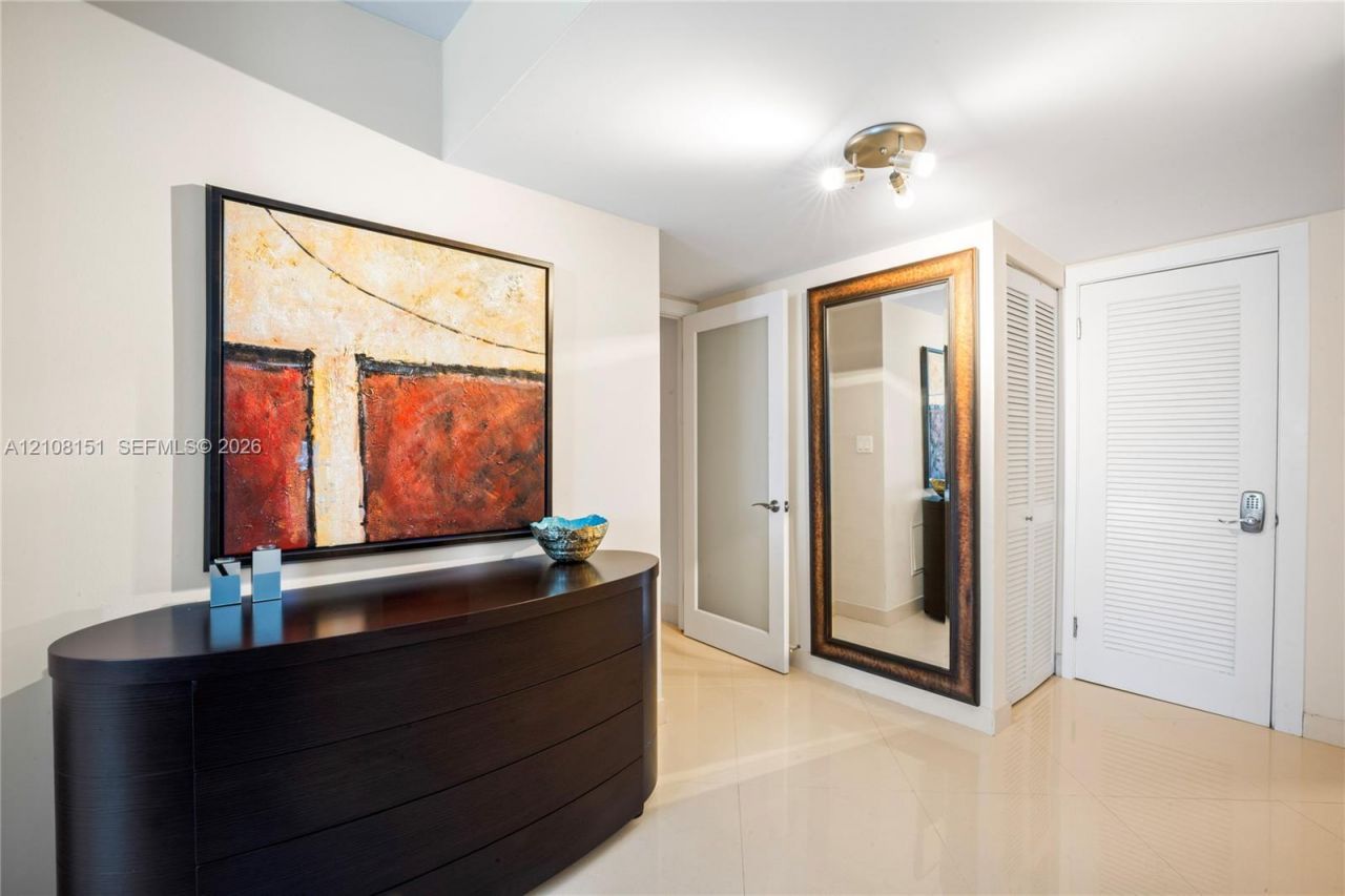 2301 Collins Ave , Unit 1006, Miami Beach, FL 33139 Photo