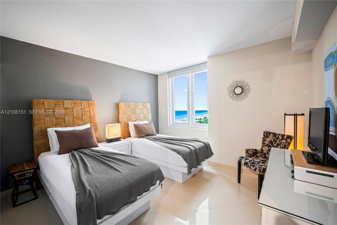 2301 Collins Ave , Unit 1006, Miami Beach, FL 33139 Photo