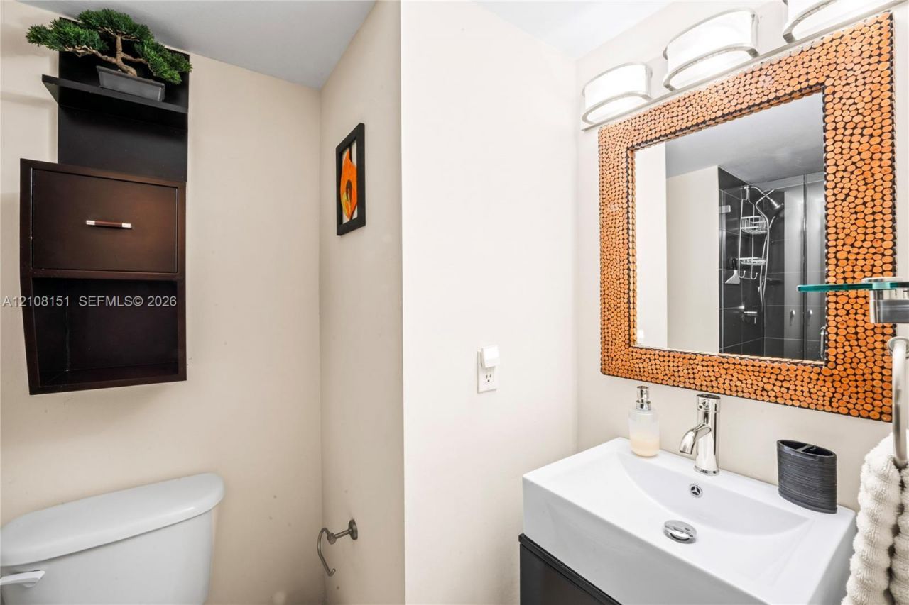 2301 Collins Ave , Unit 1006, Miami Beach, FL 33139 Photo