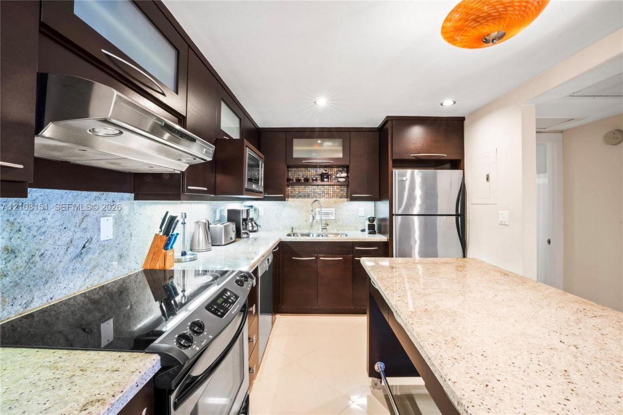 2301 Collins Ave , Unit 1006, Miami Beach, FL 33139 Photo