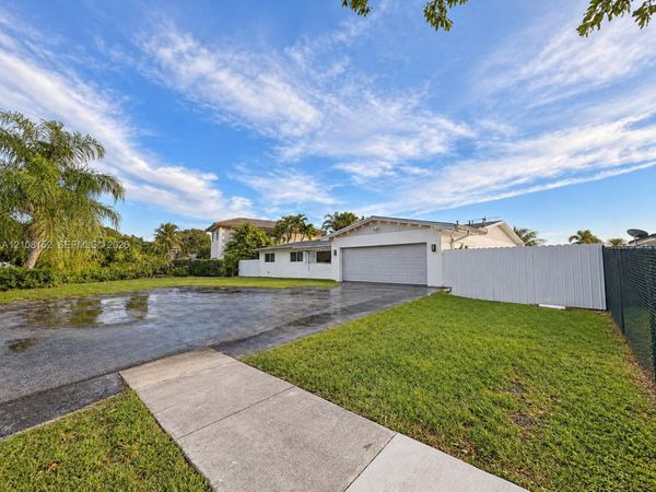 14234 SW 75th Ter , Miami, FL 33183