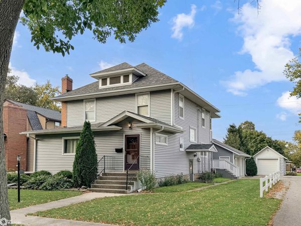 208 1st Avenue SE, Hampton, IA 50441