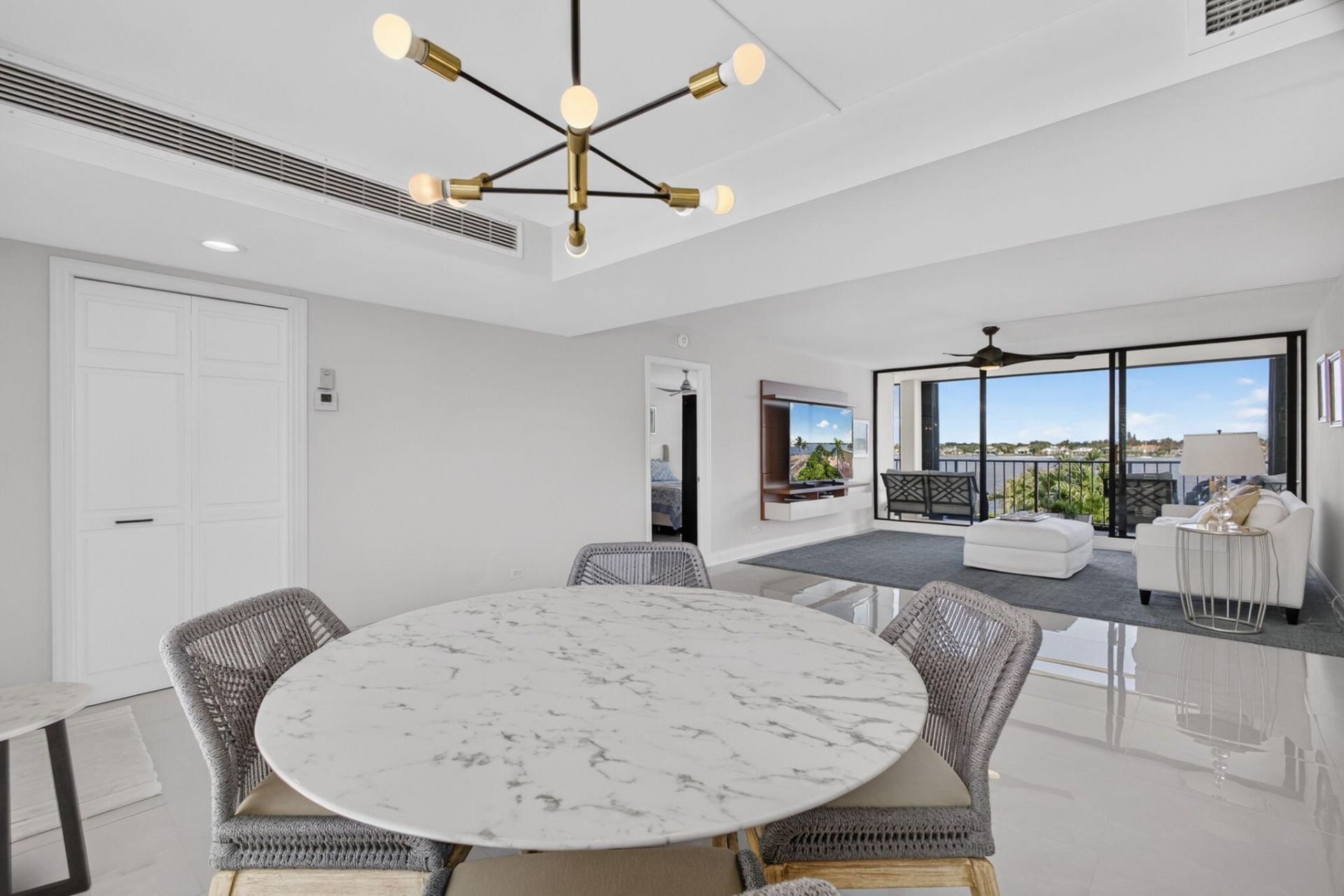 130 Lakeshore, Unit 323, North Palm Beach, FL 33408 Photo