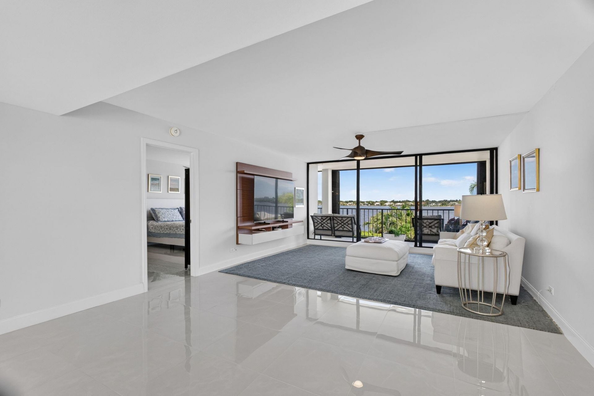 130 Lakeshore, Unit 323, North Palm Beach, FL 33408 Photo