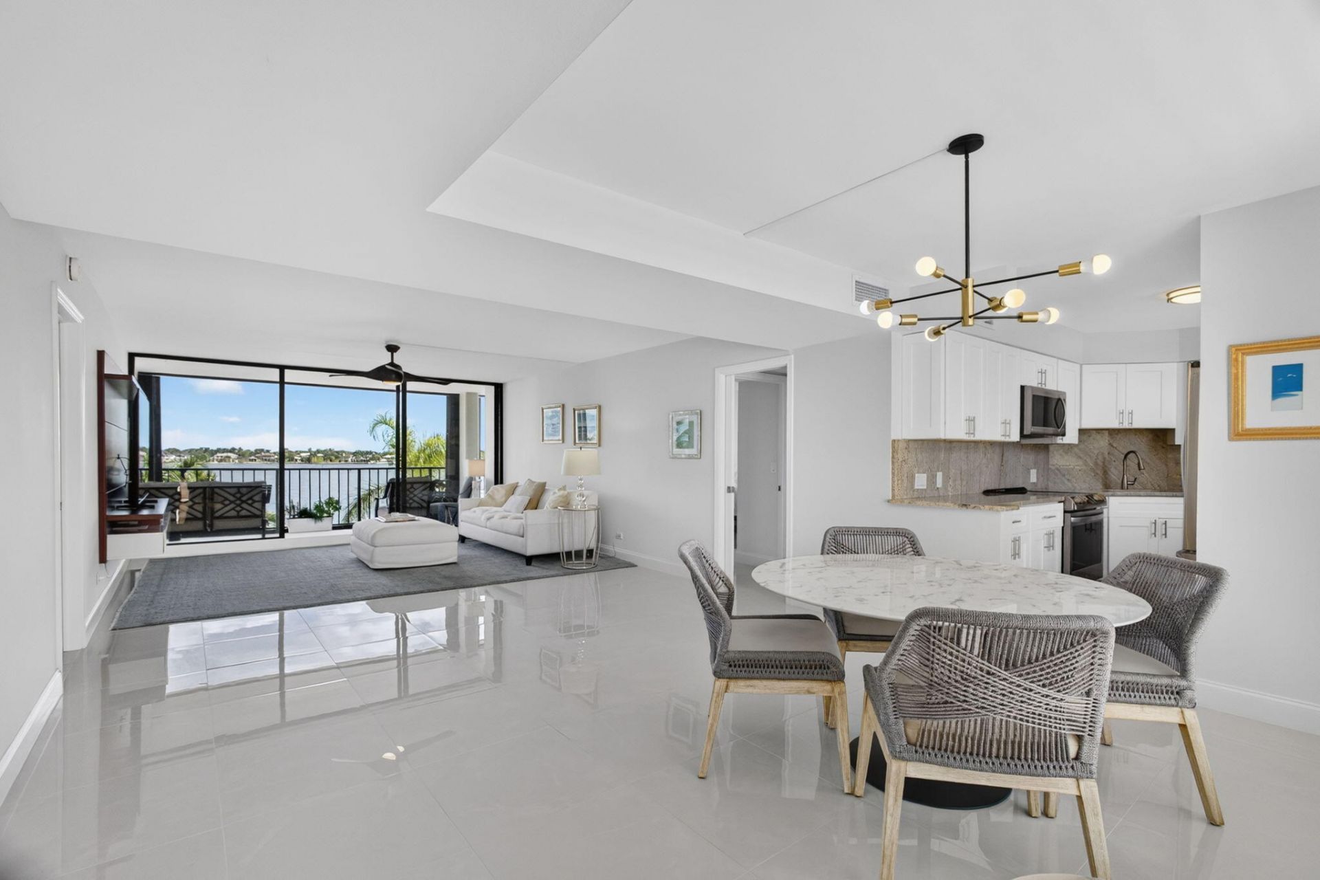 130 Lakeshore, Unit 323, North Palm Beach, FL 33408 Photo