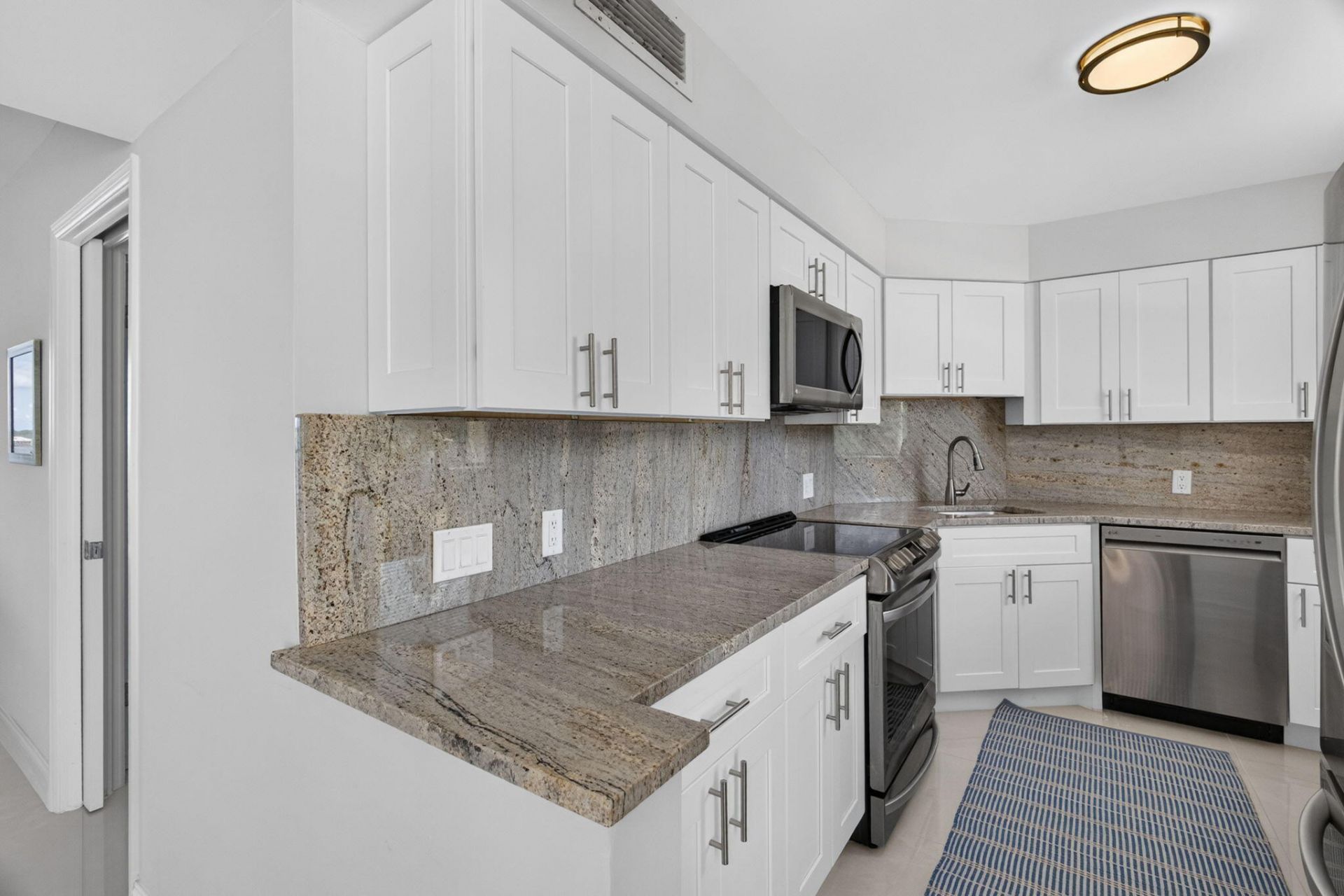 130 Lakeshore, Unit 323, North Palm Beach, FL 33408 Photo