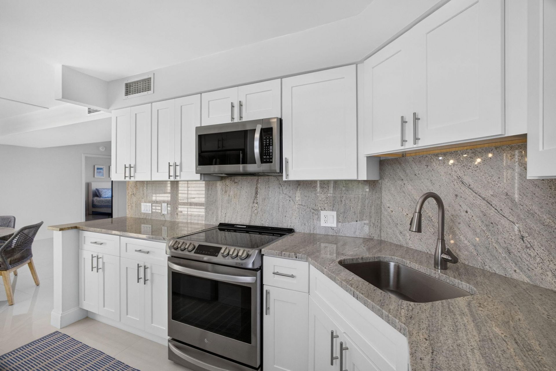 130 Lakeshore, Unit 323, North Palm Beach, FL 33408 Photo