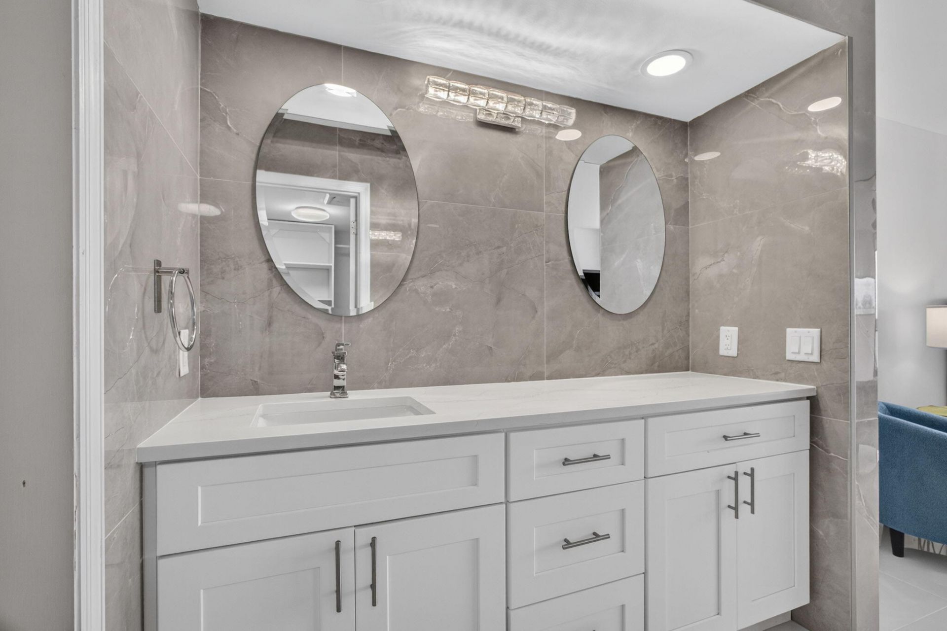 130 Lakeshore, Unit 323, North Palm Beach, FL 33408 Photo