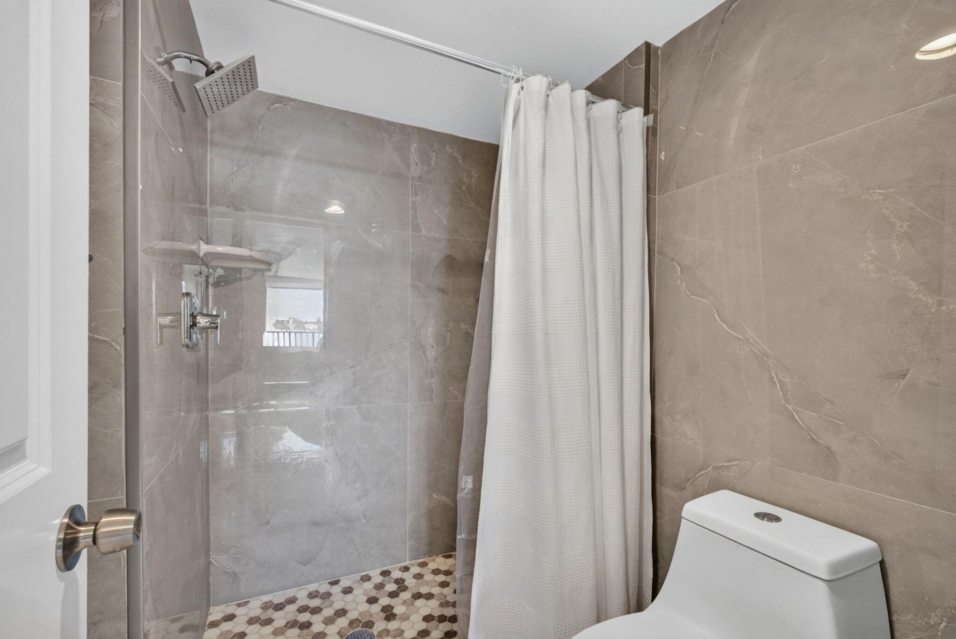 130 Lakeshore, Unit 323, North Palm Beach, FL 33408 Photo