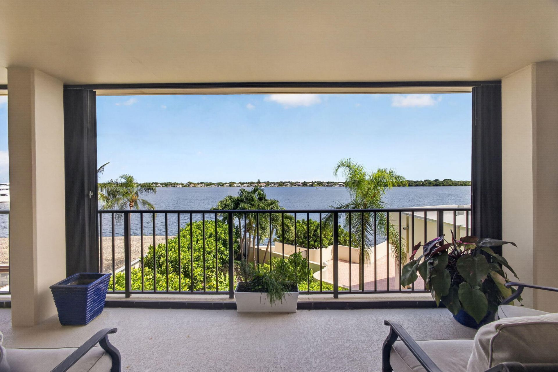 130 Lakeshore, Unit 323, North Palm Beach, FL 33408 Photo
