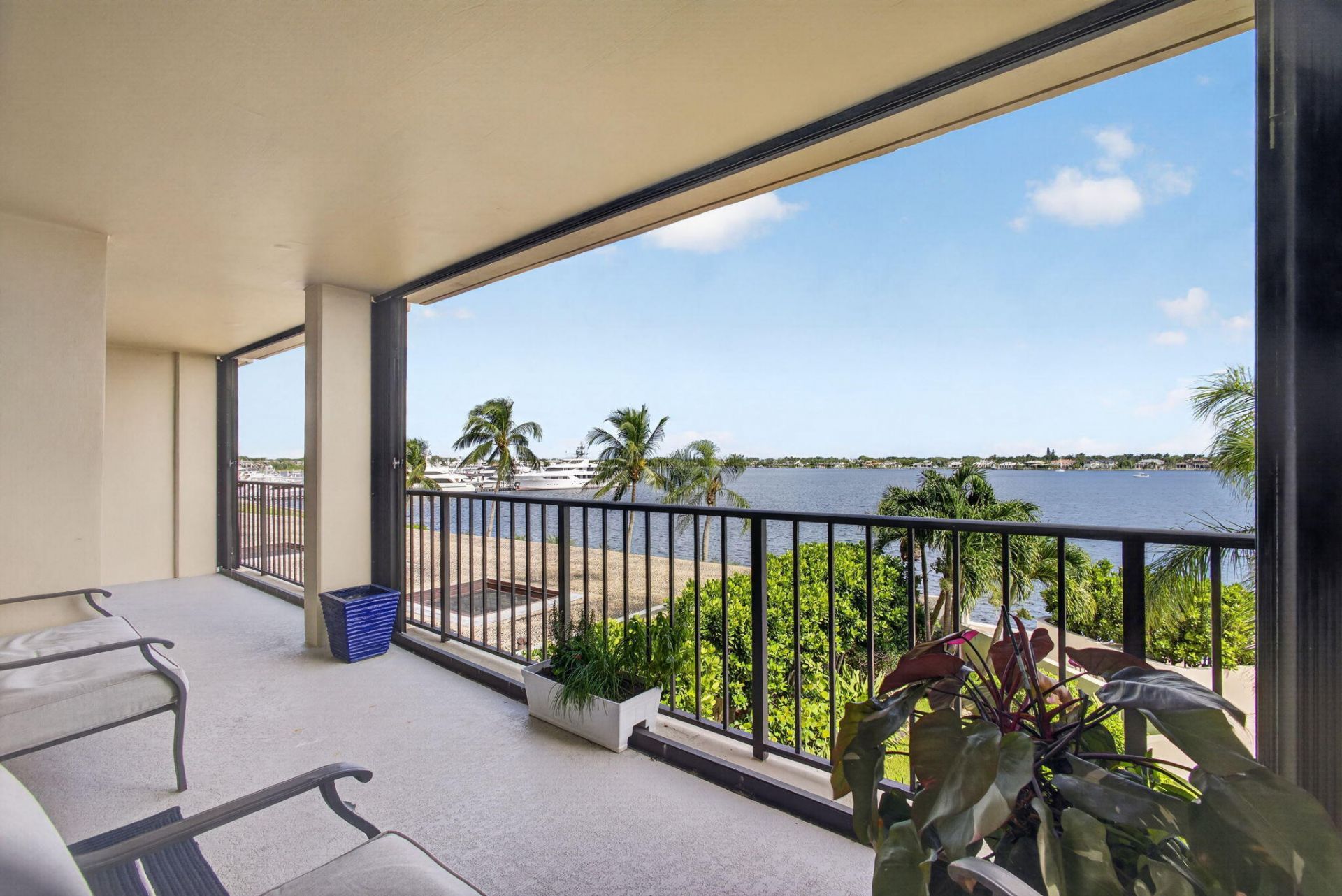 130 Lakeshore, Unit 323, North Palm Beach, FL 33408 Photo