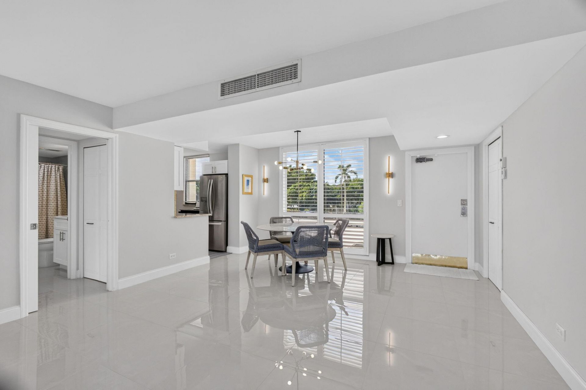130 Lakeshore, Unit 323, North Palm Beach, FL 33408 Photo