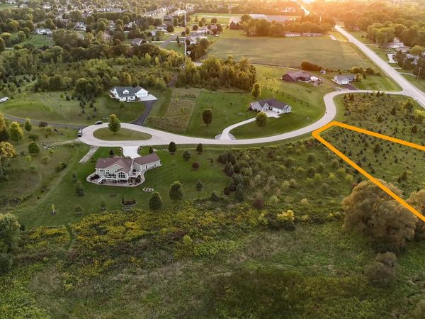 000 Beier Hill Road, Beaver Dam, WI 53916