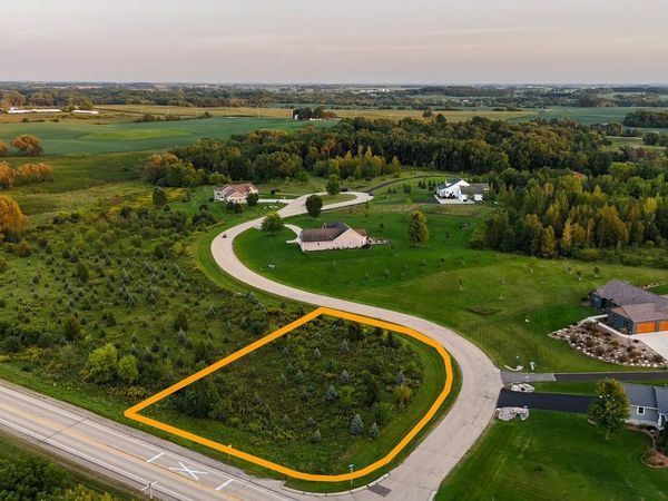 000 Beier Hill Road, Beaver Dam, WI 53916