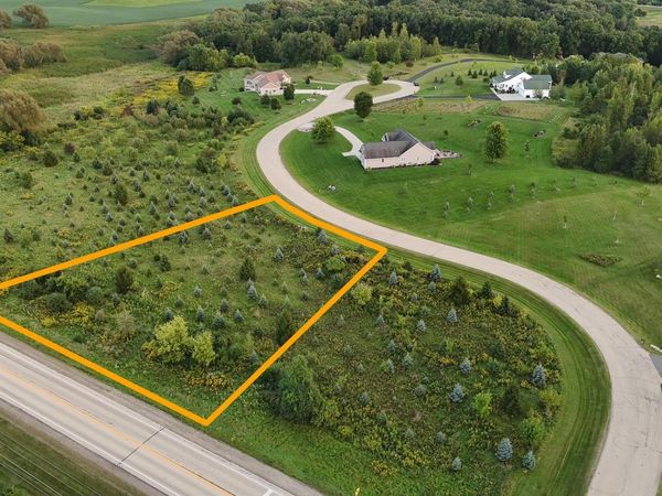 000 Beier Hill Road, Beaver Dam, WI 53916