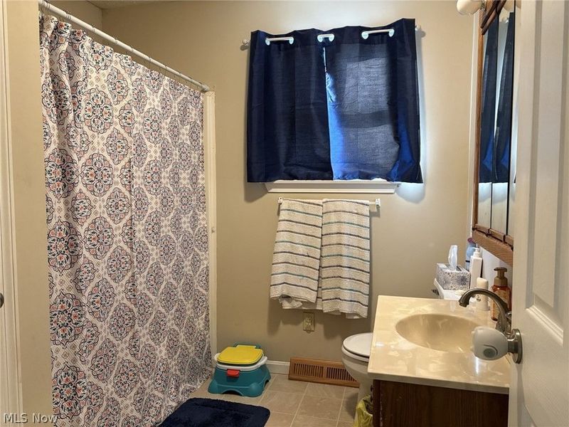 202 Sarah Boulevard, Toronto, OH 43964 Photo 22