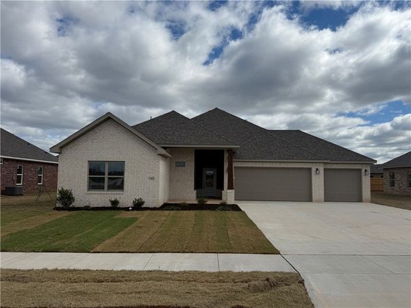 160 N Bloodhound Avenue , Farmington, AR 72730