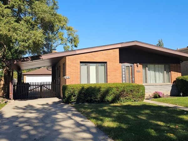 8522 W Normal Avenue W, Niles, IL 60714