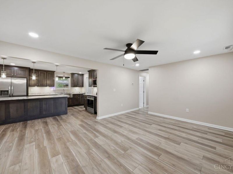 11877 Algiers Drive, Sharonville, OH 45246 Photo 5