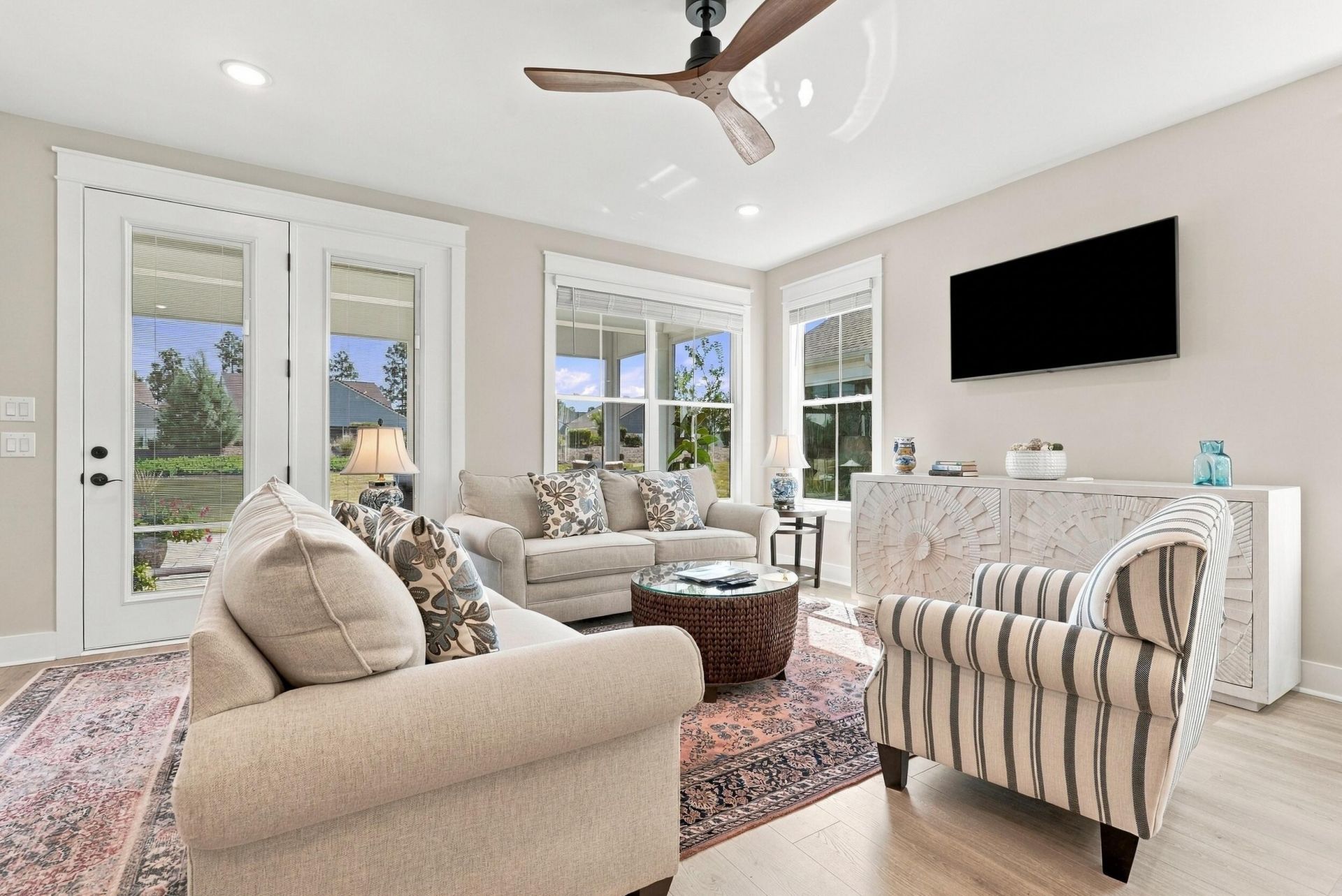 136 Leeward Landing Photo 13