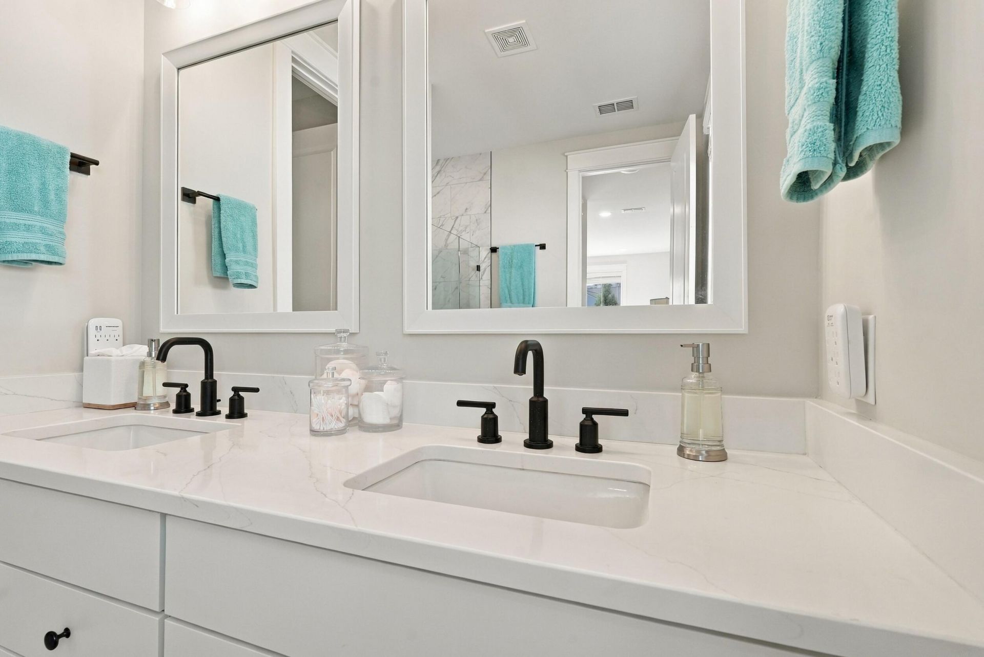 136 Leeward Landing Photo 23