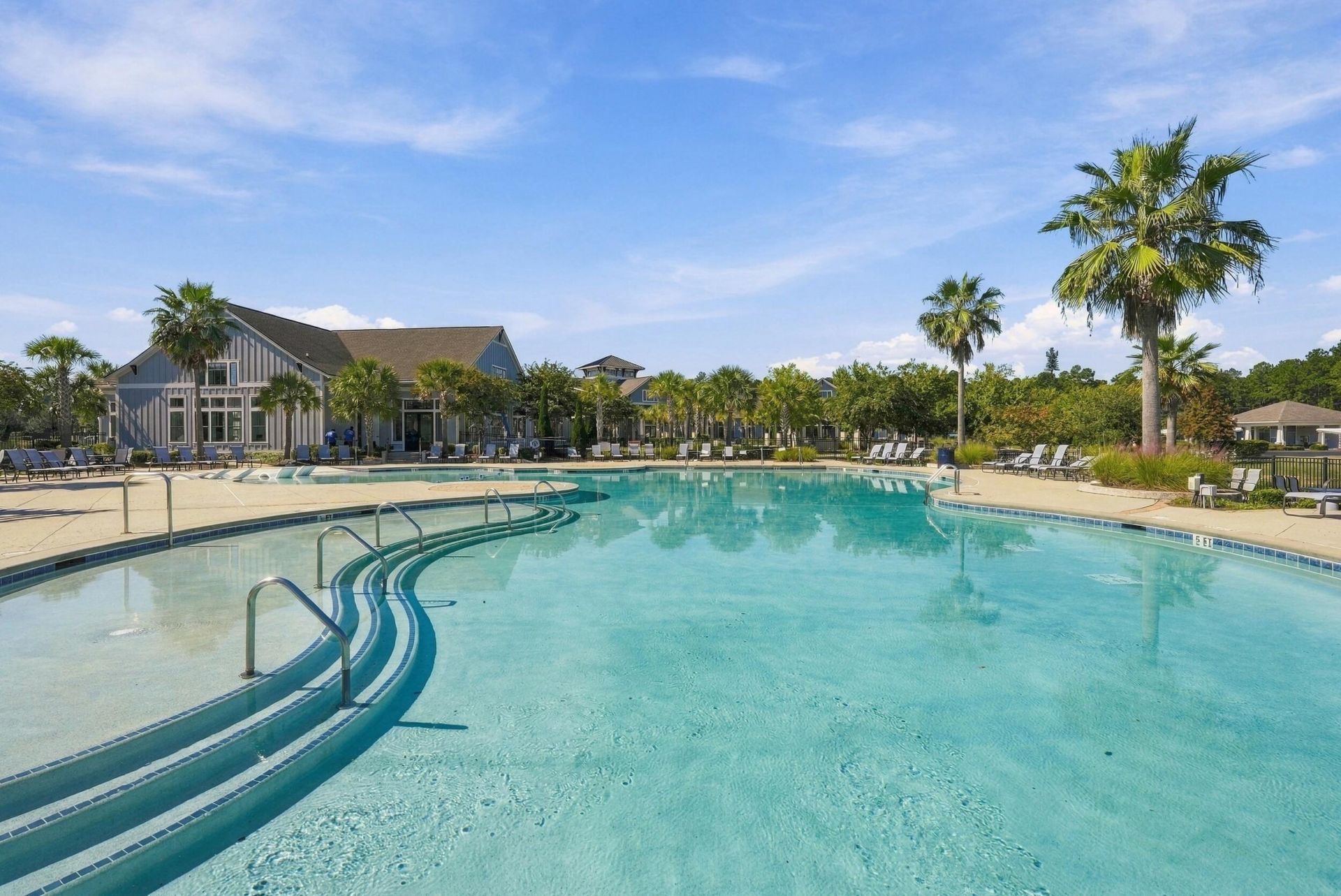136 Leeward Landing Photo 43