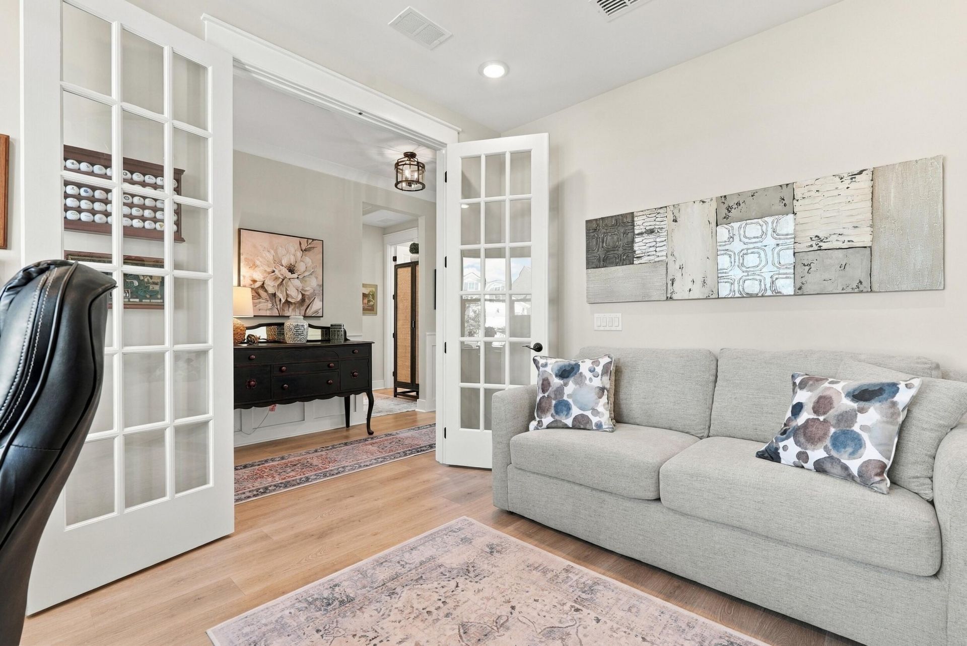 136 Leeward Landing Photo 9
