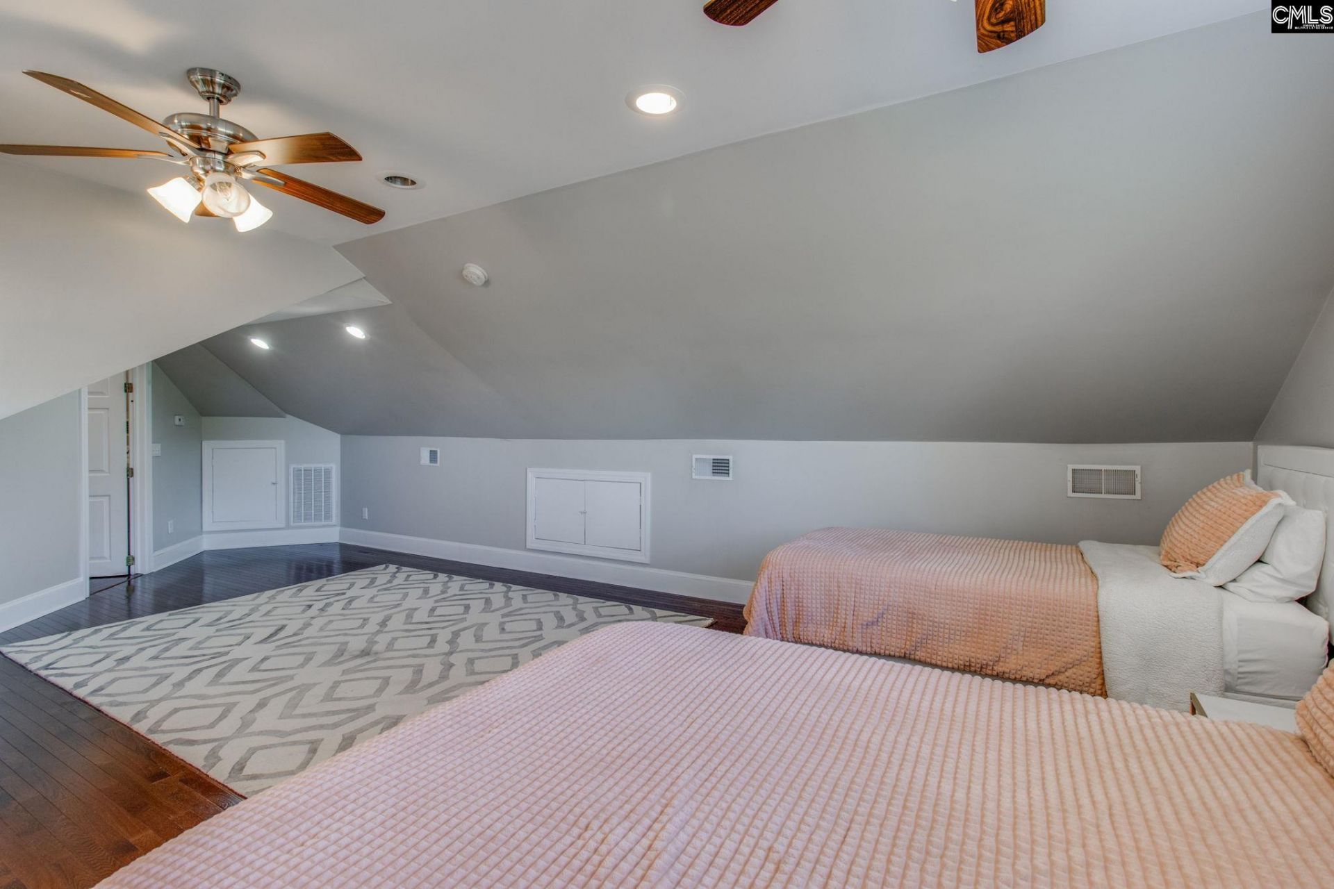 1700 Phelps  Photo 32