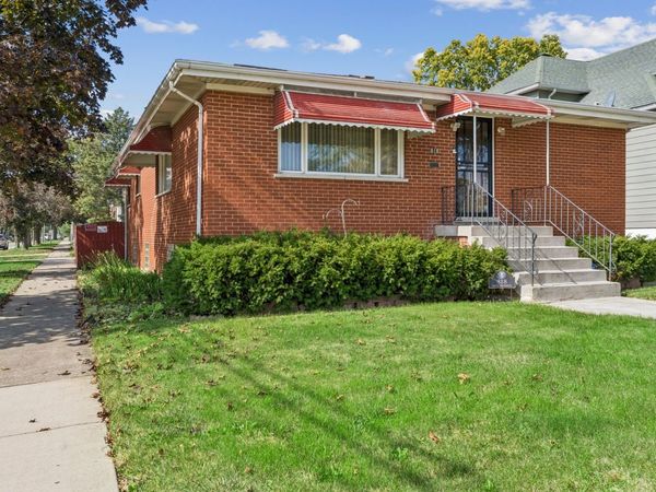 818 S 2nd Avenue , Maywood, IL 60153