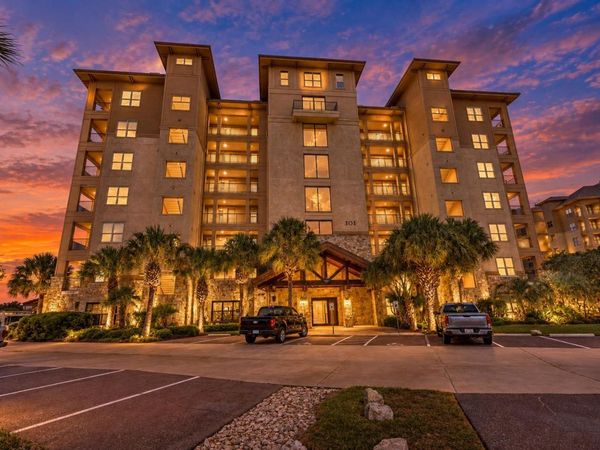 101 West Bank DR, Unit 23, Horseshoe Bay, TX 78657