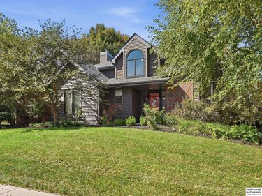 12516 Eagle Run Drive, Omaha, NE 68164