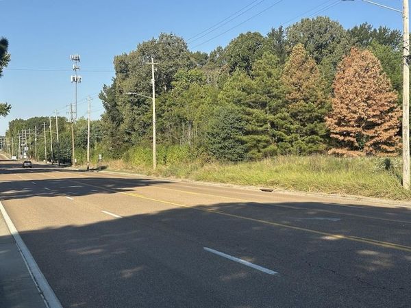 580 W SHELBY DR, Memphis, TN 38109