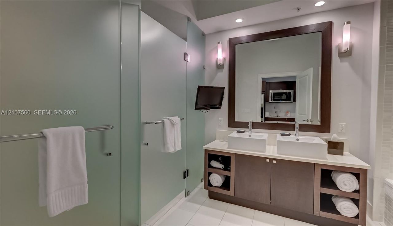 5300 NW 87th Ave , Unit 407, Doral, FL 33178 Photo