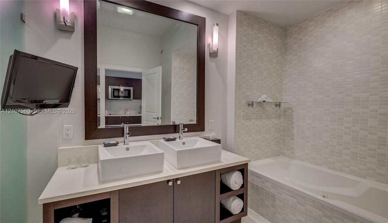 5300 NW 87th Ave , Unit 407, Doral, FL 33178 Photo