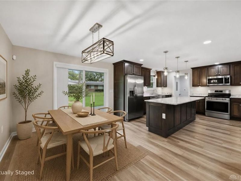 11877 Algiers Drive, Sharonville, OH 45246 Photo 6