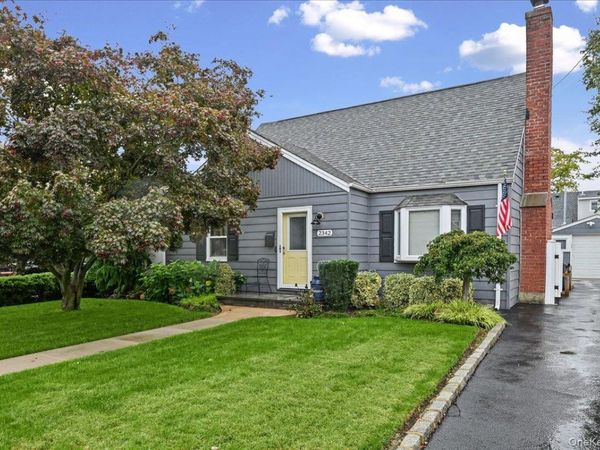 2342 Maple Street , Seaford, NY 11783