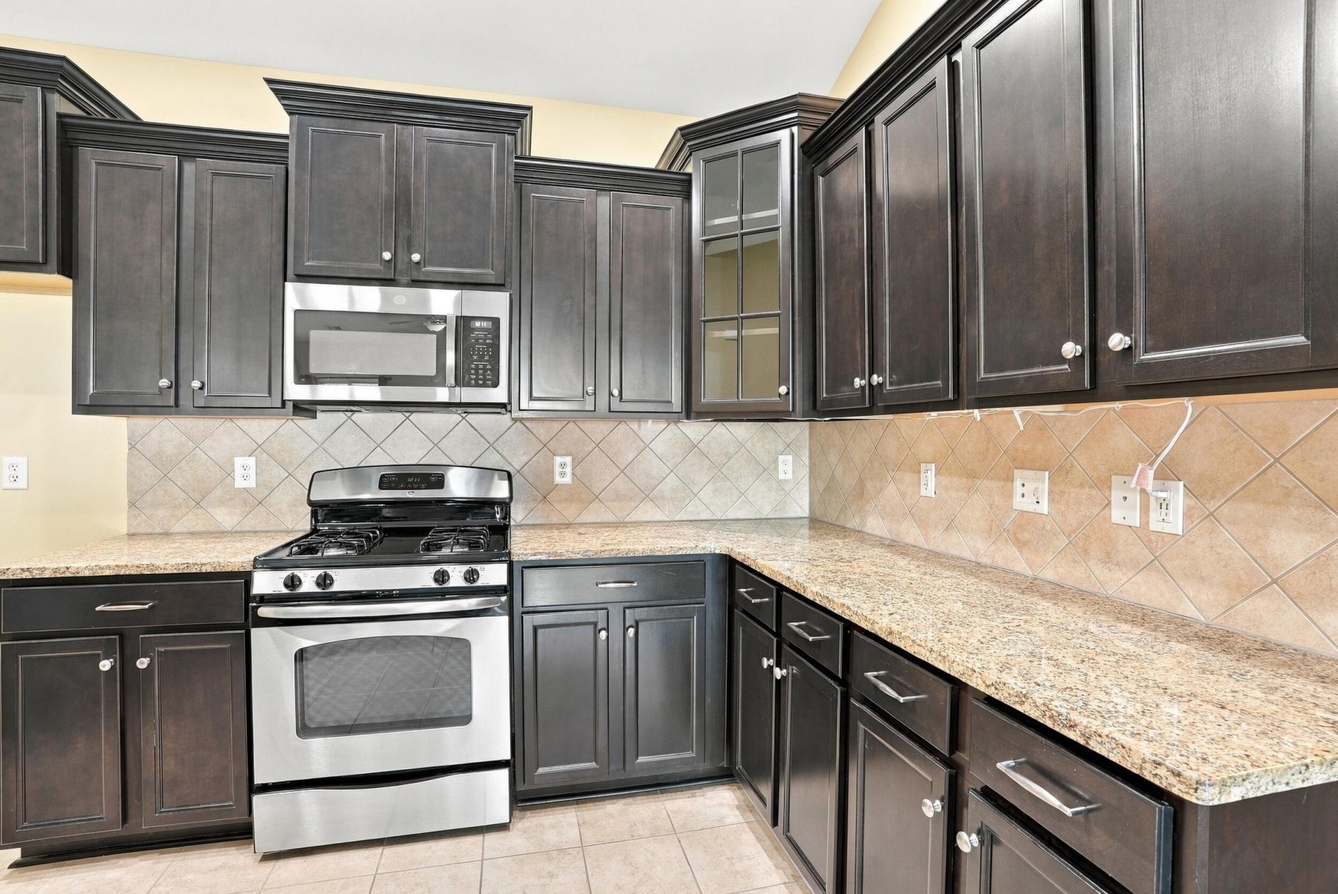 190 Carolinian Drive Photo 12