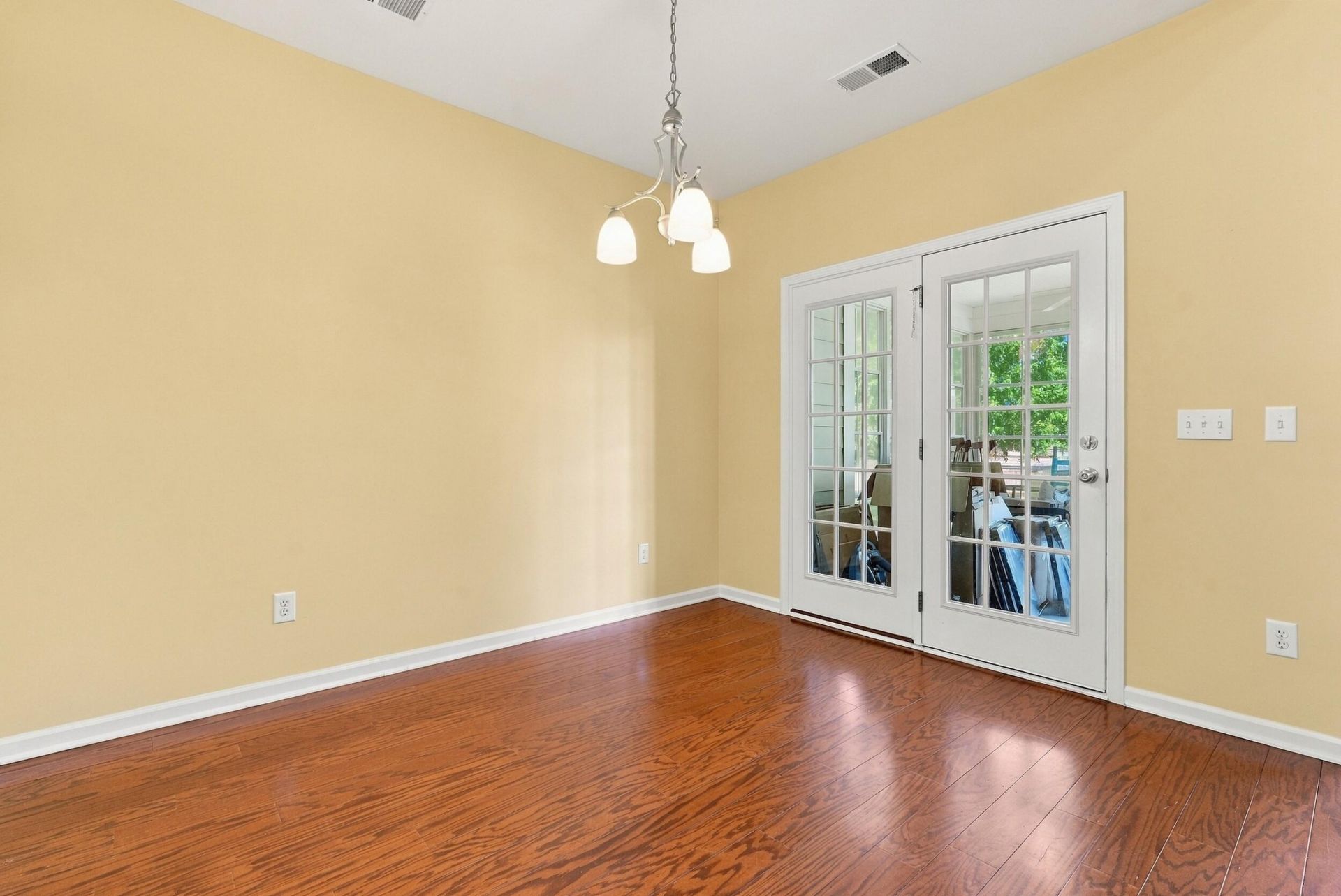 190 Carolinian Drive Photo 16