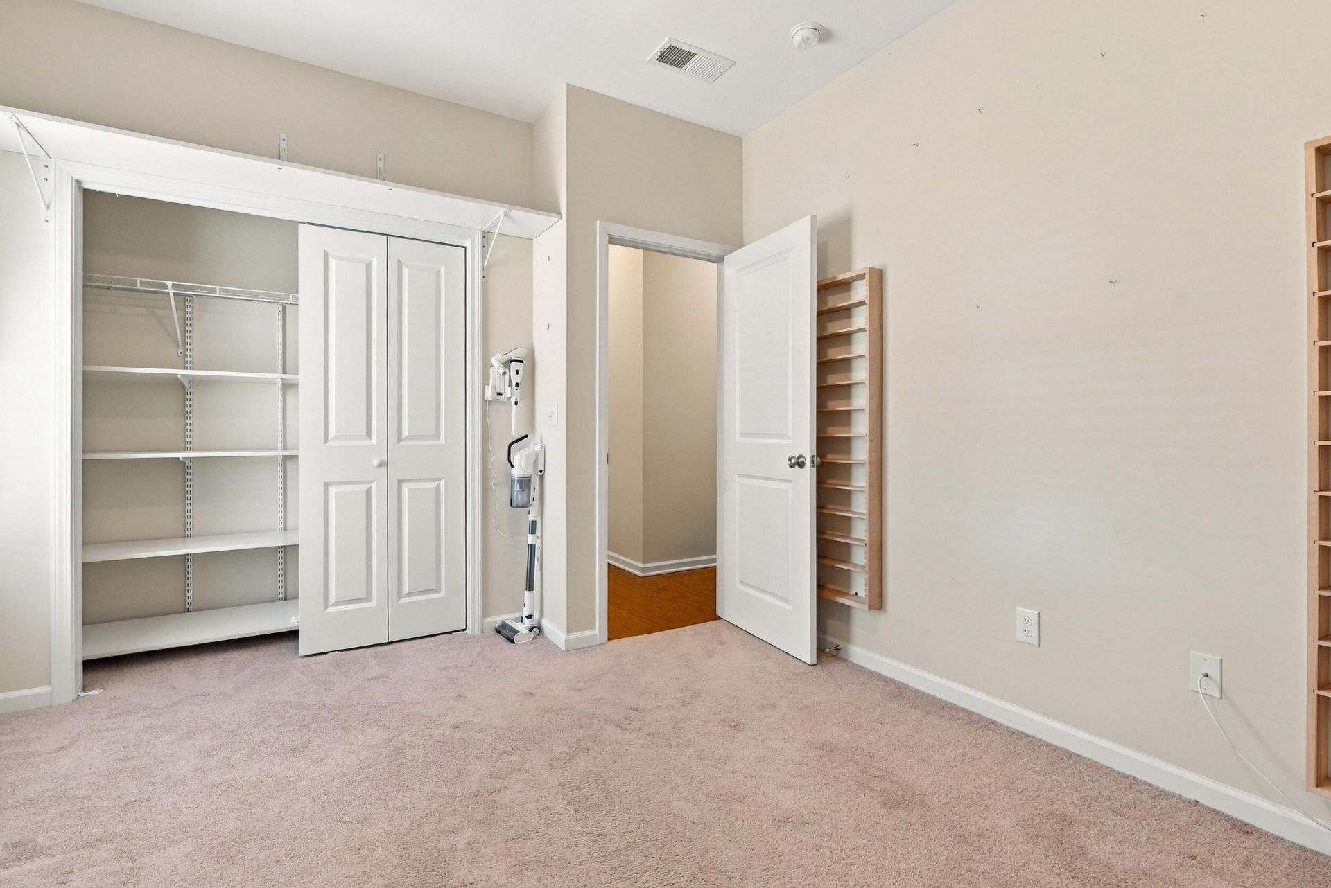 190 Carolinian Drive Photo 23