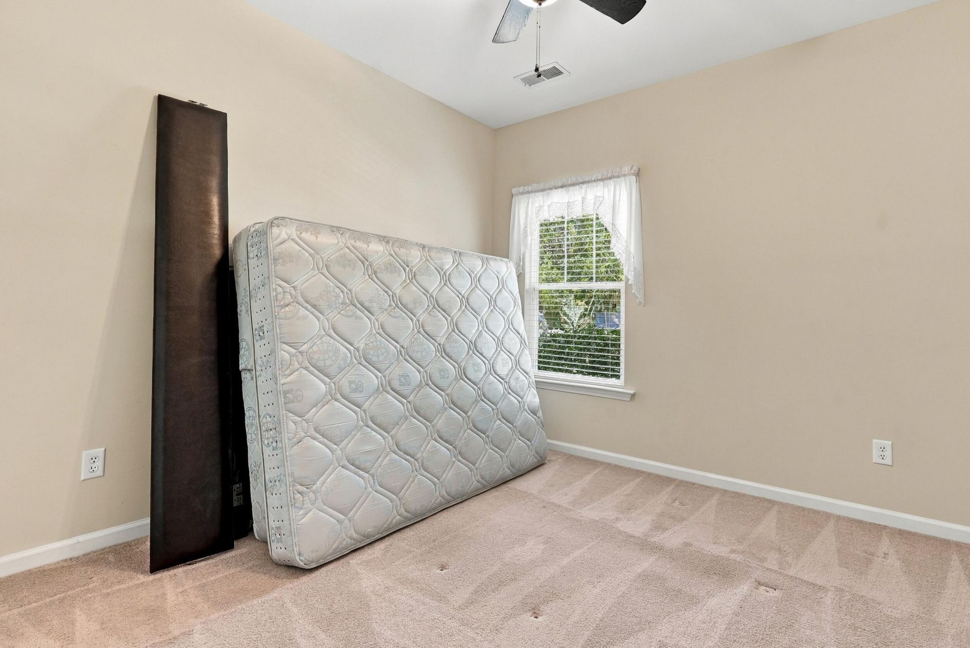 190 Carolinian Drive Photo 25
