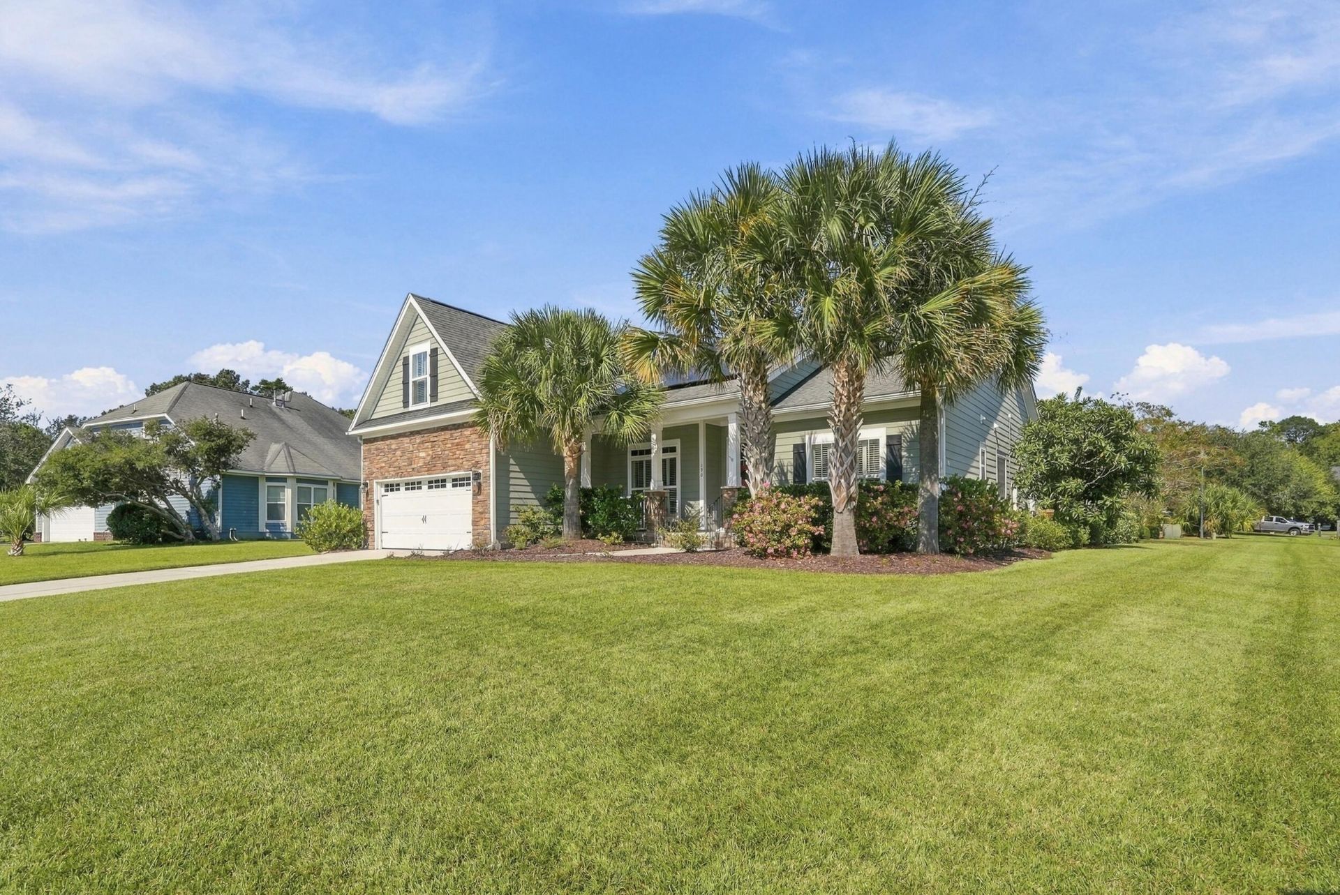 190 Carolinian Drive Photo 3