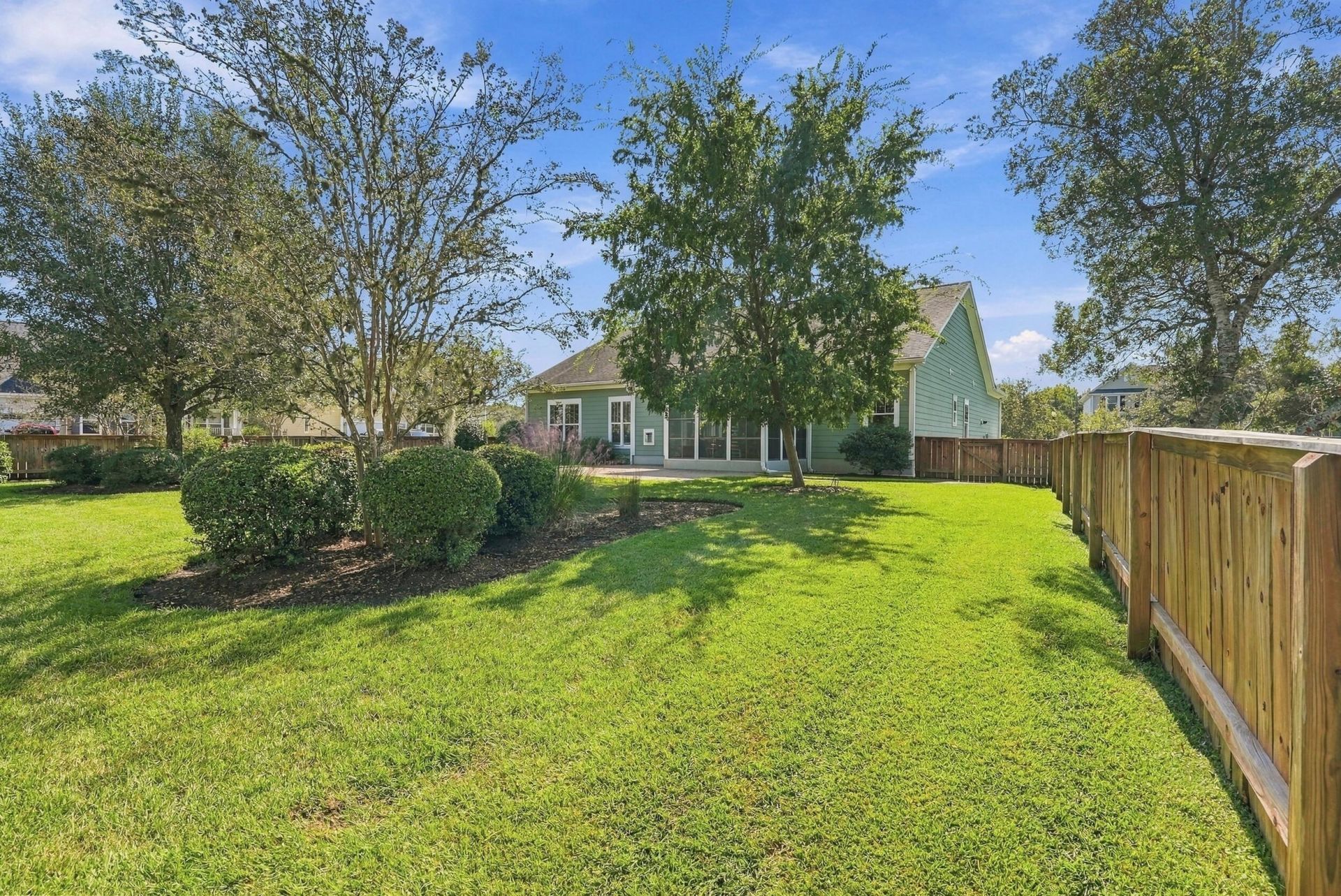 190 Carolinian Drive Photo 36