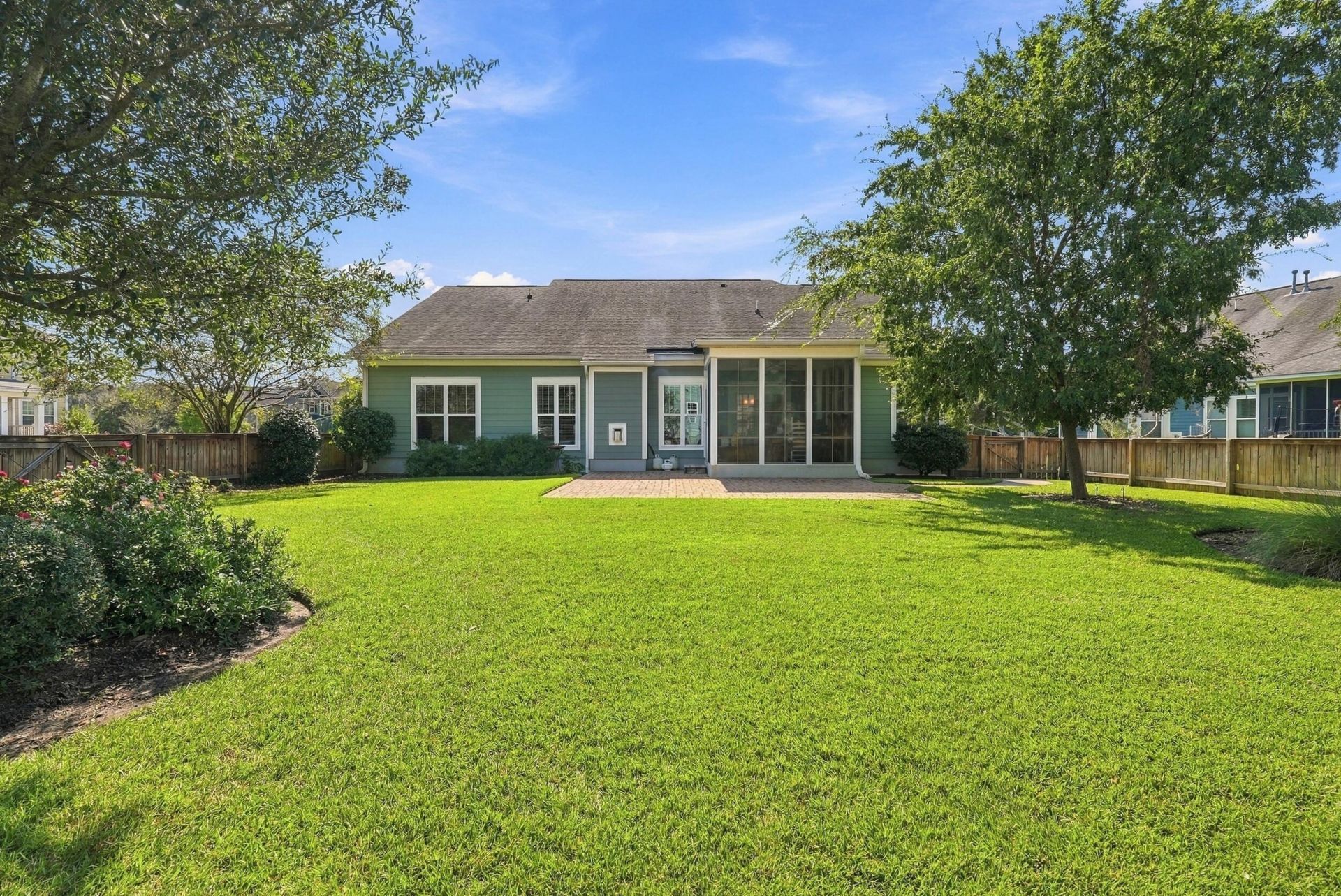 190 Carolinian Drive Photo 4