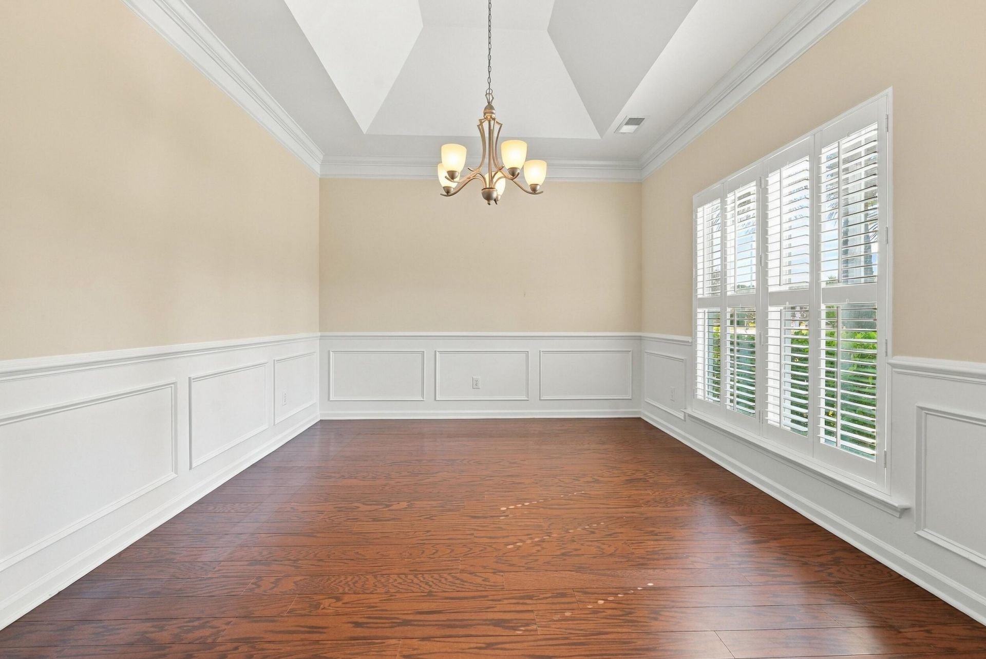 190 Carolinian Drive Photo 5
